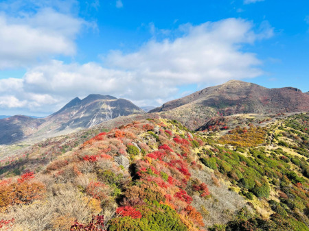 【画像】紅葉に染まる九重連山